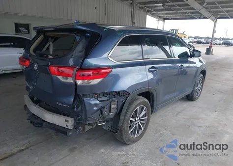 2018 Toyota Highlander Xle из США, поврежденный, VIN 5TDJZRFH8JS832423
